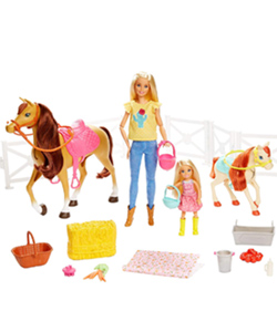 Barbie y Chelsea con caballos