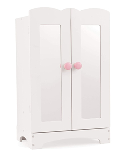 Armario de madera blanca con perchas